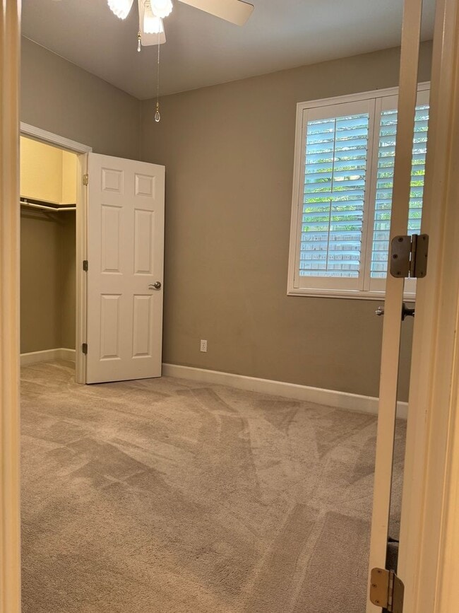 Building Photo - Charming single home in Roseville!
