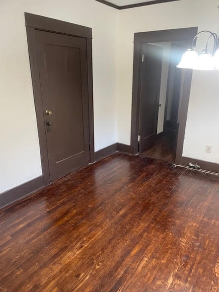 Kitchen 1 - 405 Toledo St