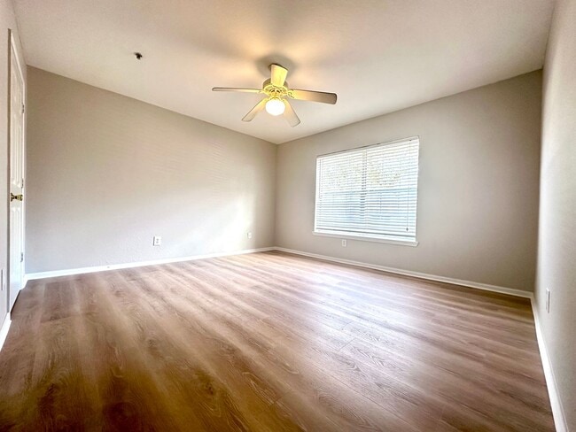 Building Photo - Newly Renovated 2 Bed / 2 Bath Condo in Indian Lake – Ground Floor Unit!