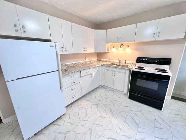 Building Photo - 3726 Christiansen Rd