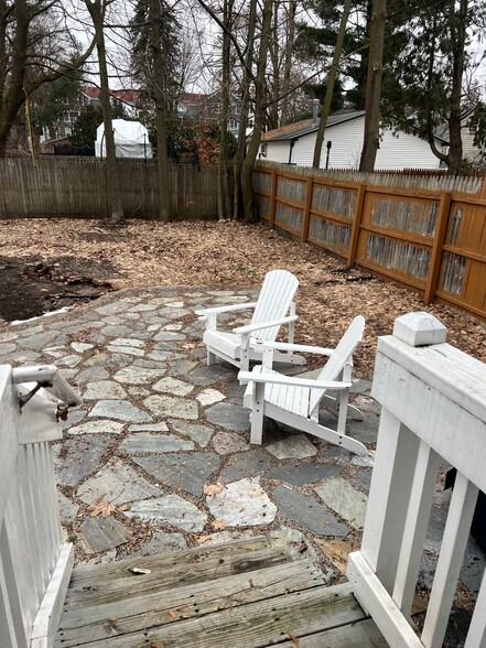 private fenced back yard with patio - 815 Sixth St