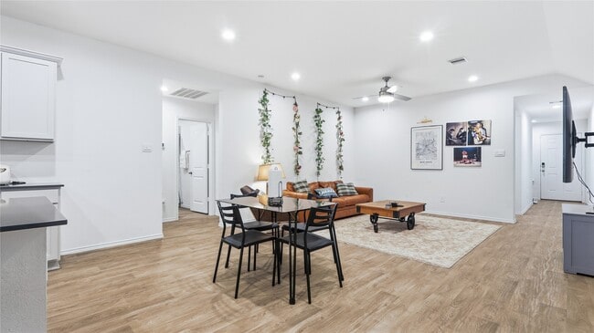 Building Photo - 22243 Florence Spgs Dr