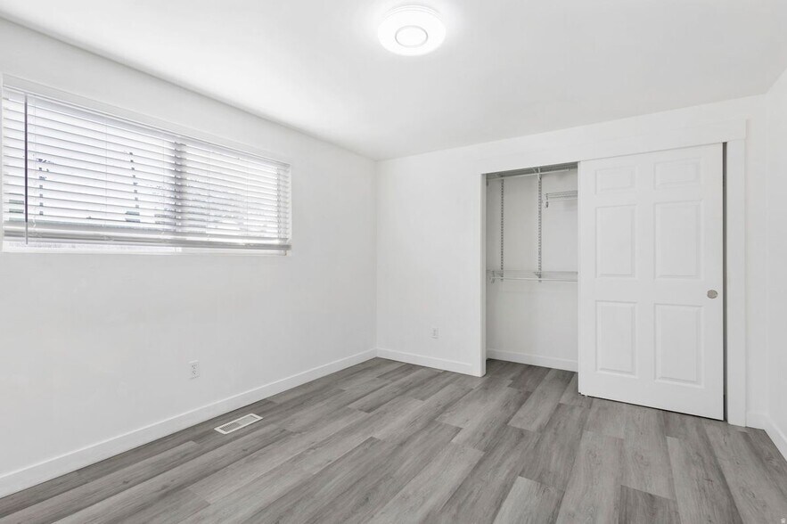 Building Photo - 6876 S 90 E