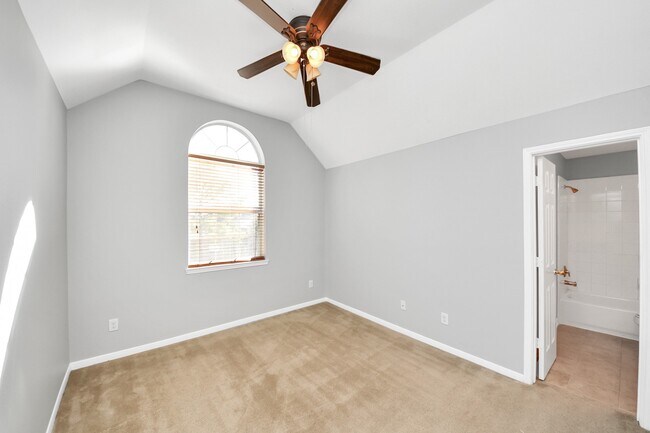 Building Photo - 26706 Bellwood Pines Dr