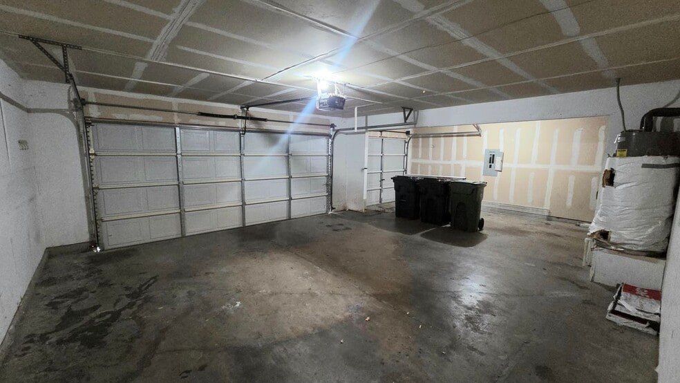 Building Photo - 8103 Zephyr Ct