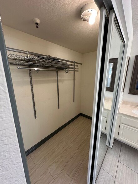 Building Photo - 14078 Lemoli Way