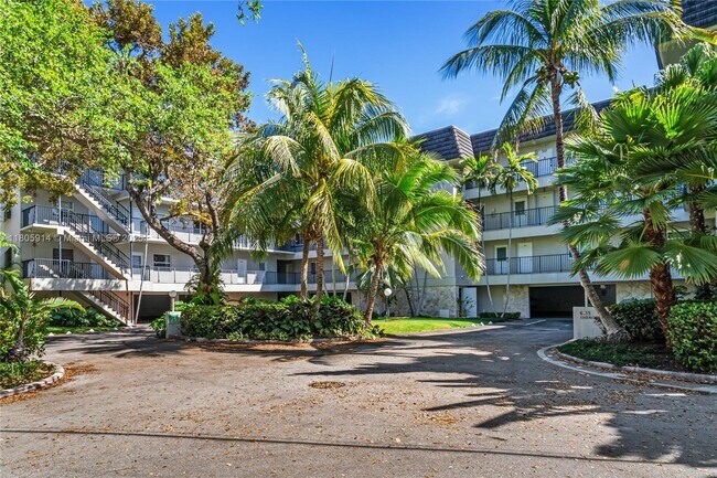 Building Photo - 6815 Edgewater Dr