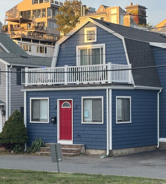 Building Photo - 60 Irving Way