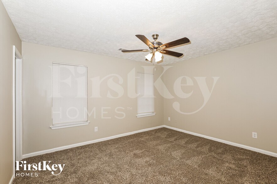 Building Photo - 161 Caldwell Dr