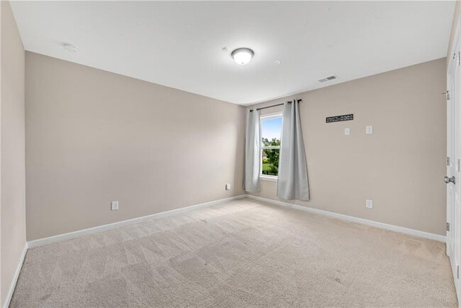 Building Photo - 185 Sierra Cir