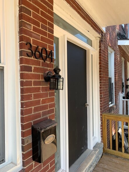 Building Photo - 3604 Oakmont Ave