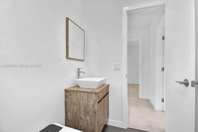 Building Photo - 1445 NW 6th Ave