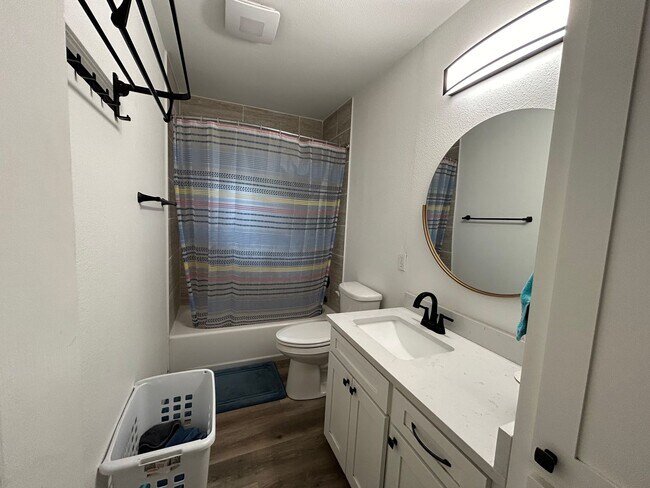 Building Photo - High-End Haughton Home