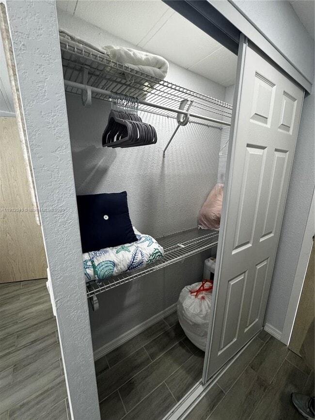 Building Photo - 228 Orchid St