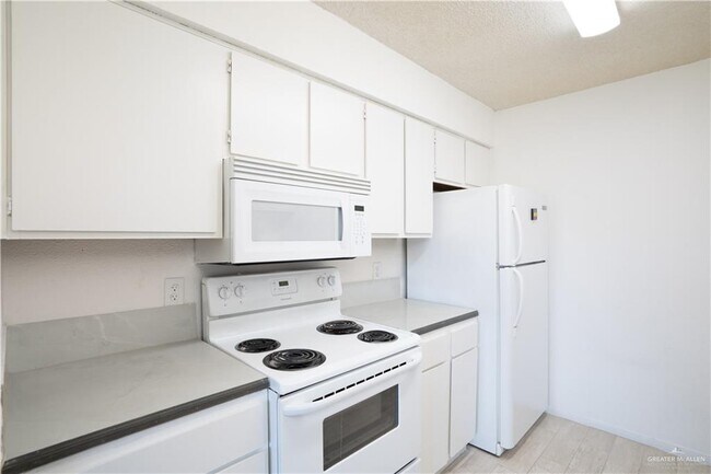 Building Photo - 4601 Carmen Ave