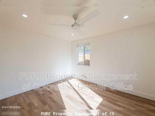 Building Photo - 5525 Brentwood St