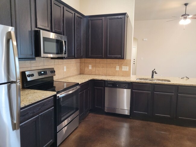 Building Photo - 3BD 2BA in New Braunfels