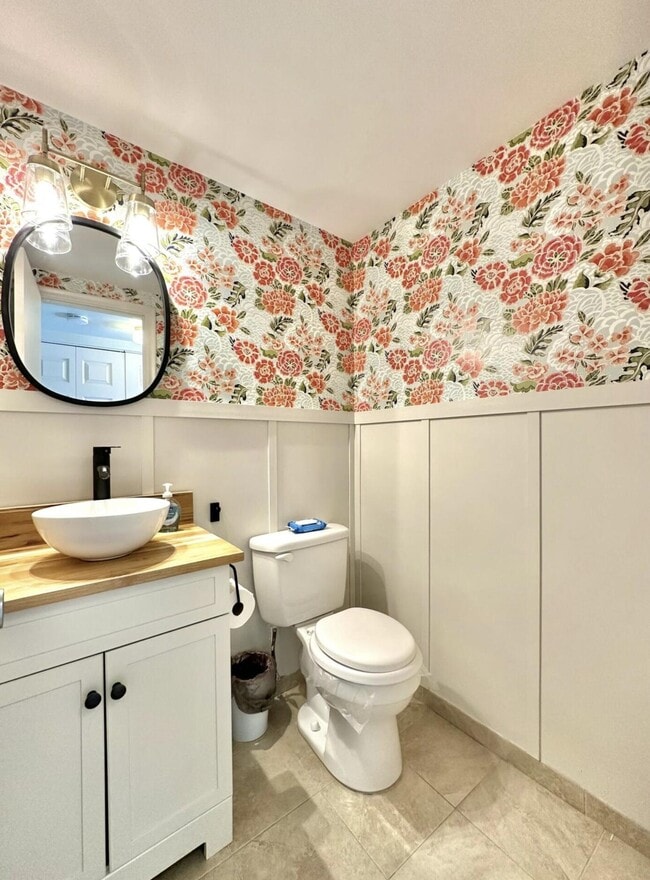 Building Photo - 359 Norwich O