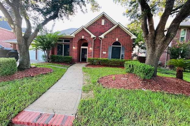 Building Photo - 17014 Sandestine Dr