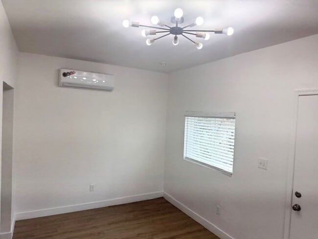 Building Photo - Longview Cottages