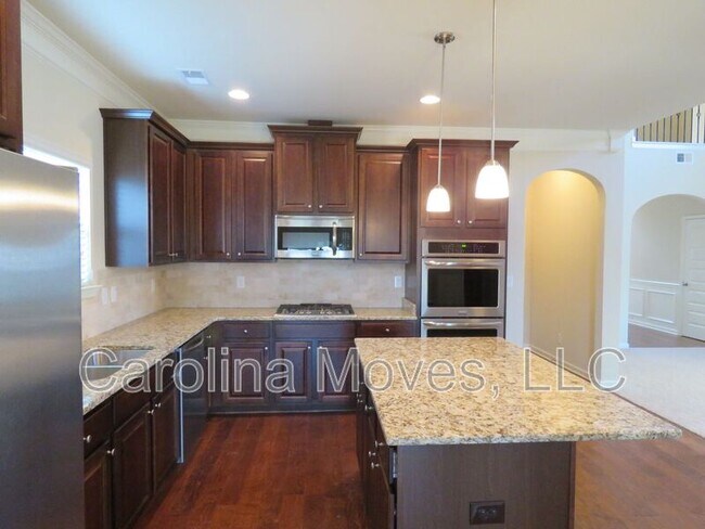 Building Photo - 206 Heatherwood Ln