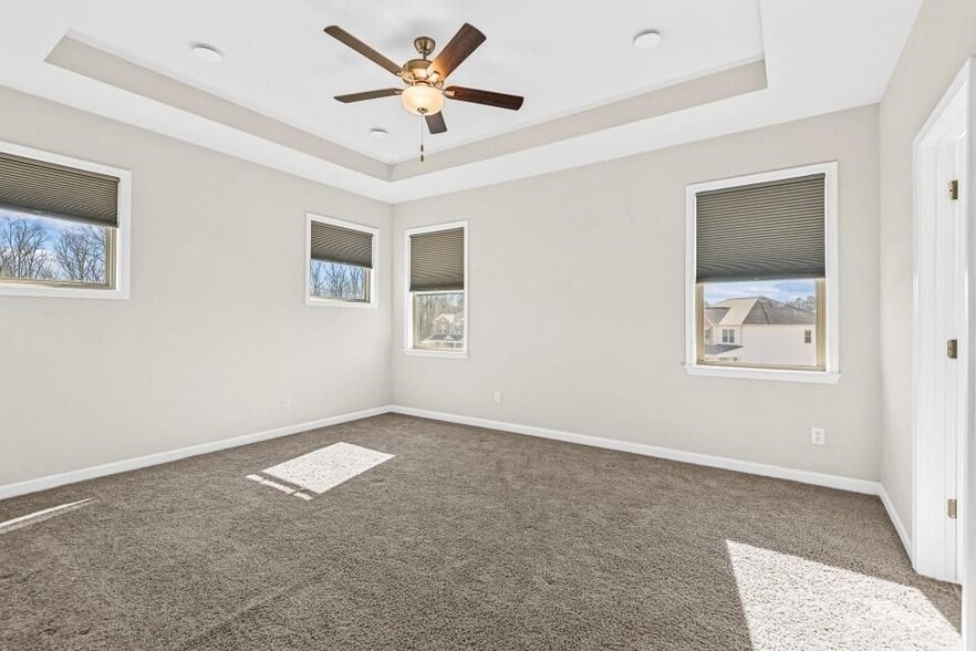 Building Photo - 405 Founders Walk