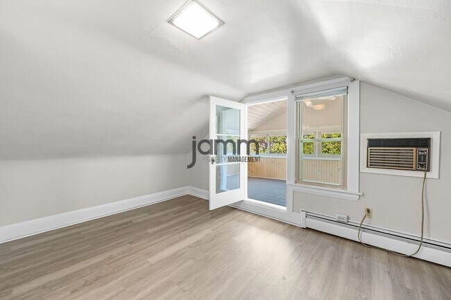 Building Photo - 14724 Clifton Blvd