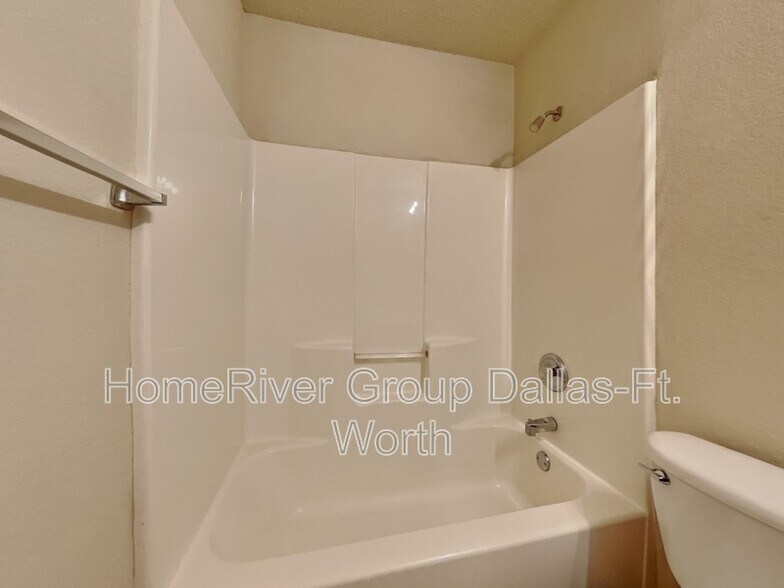 Building Photo - 9916 George Bush Dr