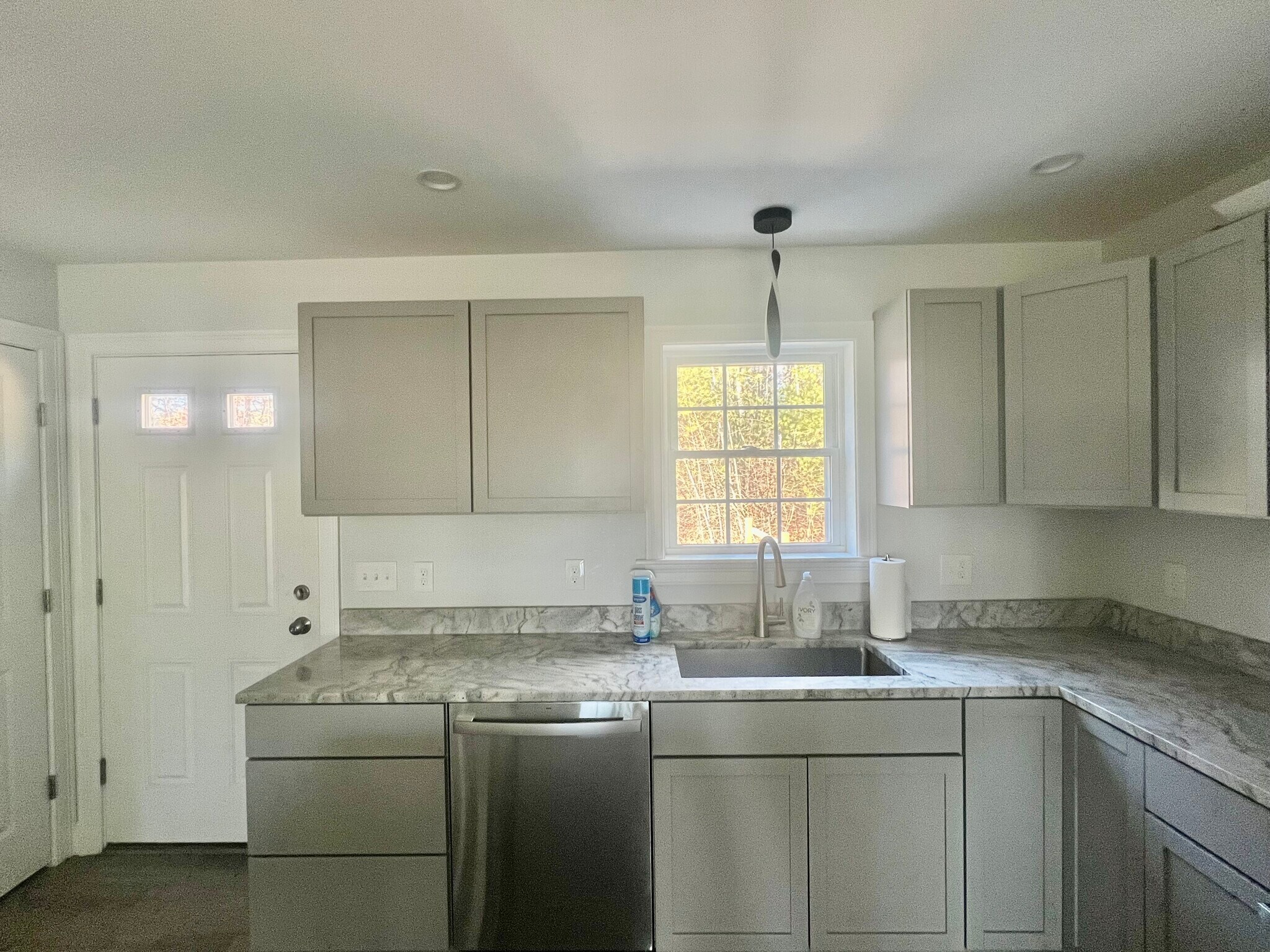 Building Photo - 652 Goodwins Mills Rd