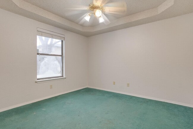 Building Photo - Beautiful 3 Bed, 2 Bath Home in Well Established Holiday West Neighborhood W /Pool and Pool Servi...