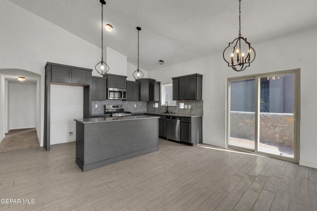 Building Photo - 2420 Tierra Delmonte Dr