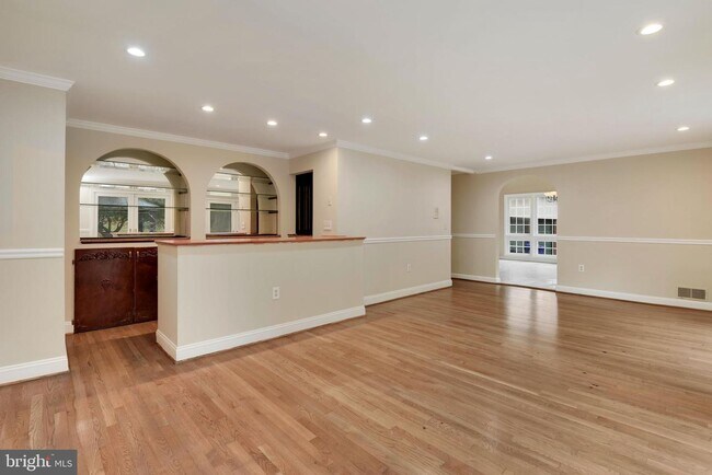 Building Photo - 7320 Bradley Blvd