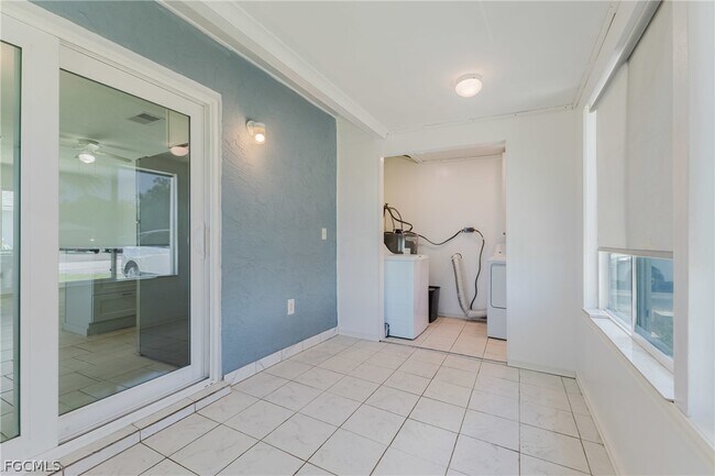 Building Photo - 16599 Davis Rd