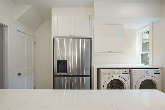 Building Photo - 21 Bedford Ct