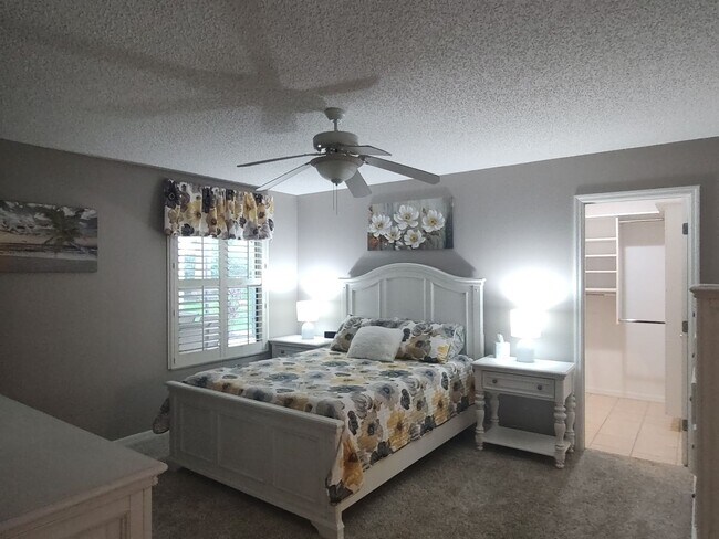 Building Photo - Furnish Single Family Home in The Villages