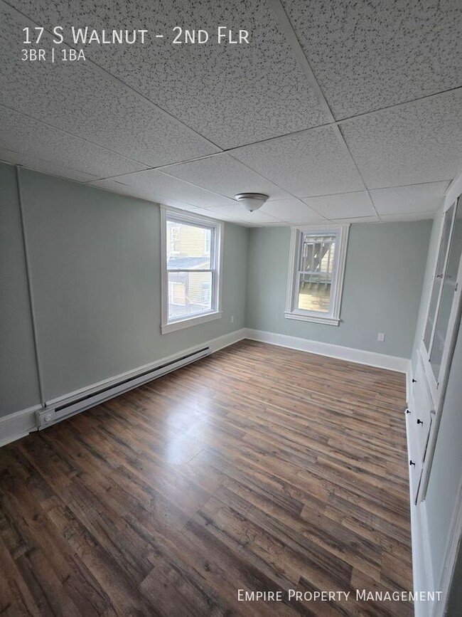 Building Photo - 3 Bedroom / 1 Bathroom Apartment in Lansford!