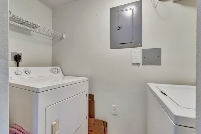 Building Photo - 116 Villa Cir