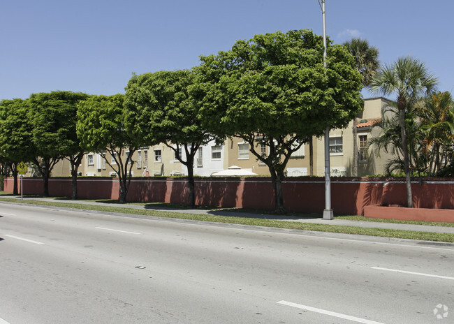 Building Photo - Coral Point Townhomes