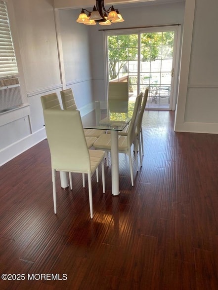 Building Photo - 327 Roosevelt Ave