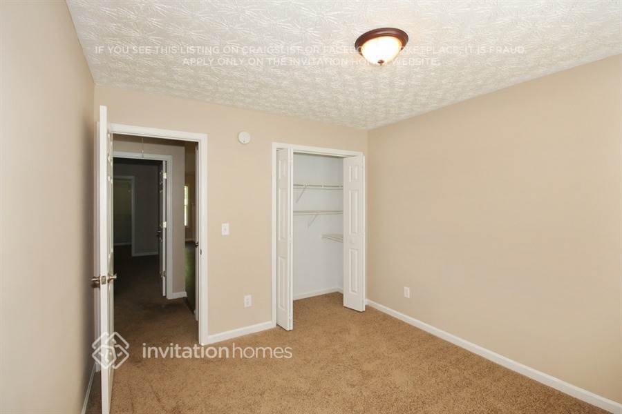 Building Photo - 3990 Piper Glen Dr NE