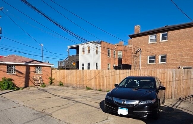 Building Photo - 1621 E 74th Pl