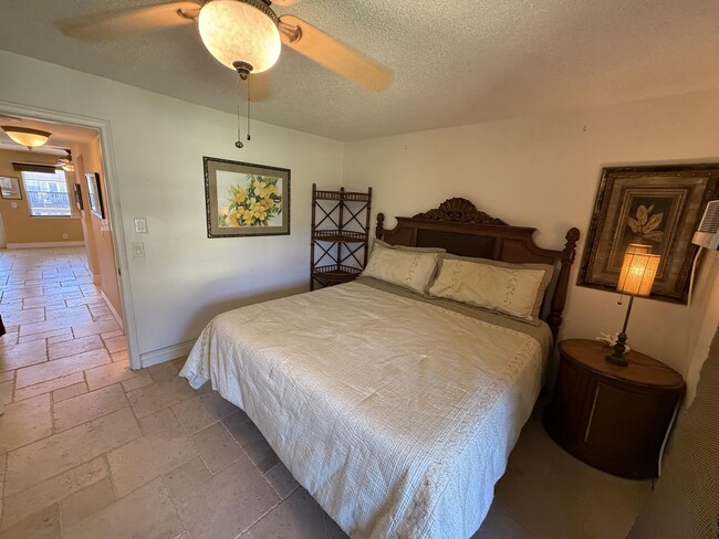 Building Photo - 159 Sussex H