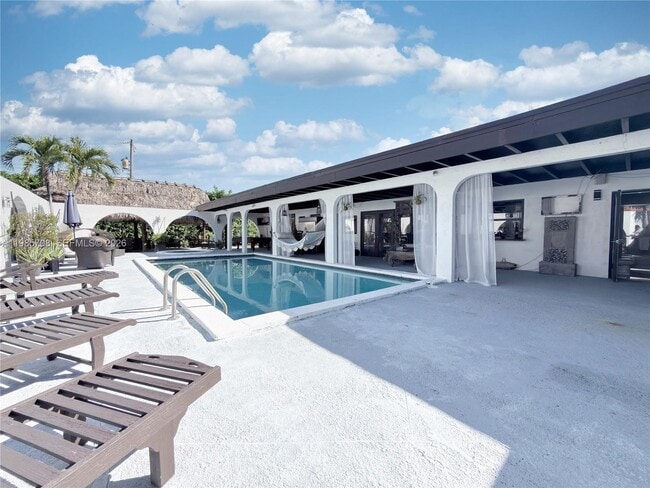 Building Photo - 7925 SW 124th St