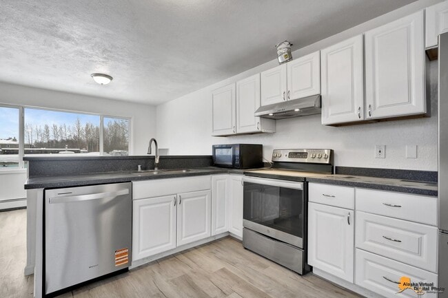 Building Photo - 4011 E Turnagain Blvd