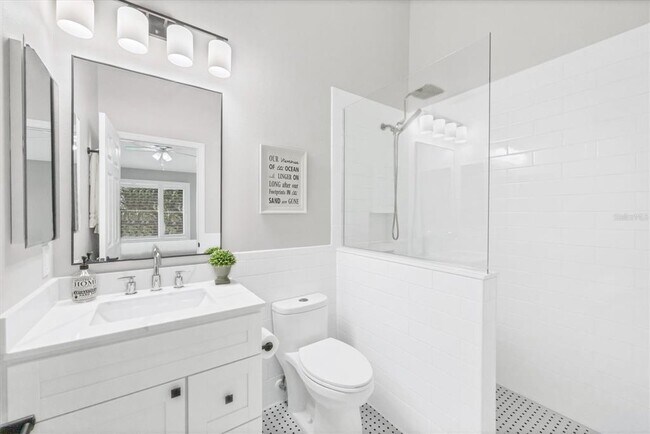 Building Photo - 4688 Sabal Key Dr
