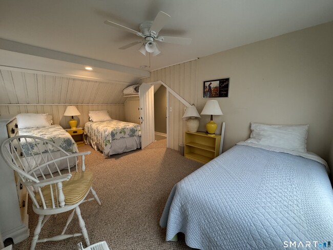 Building Photo - 42 Parkway S