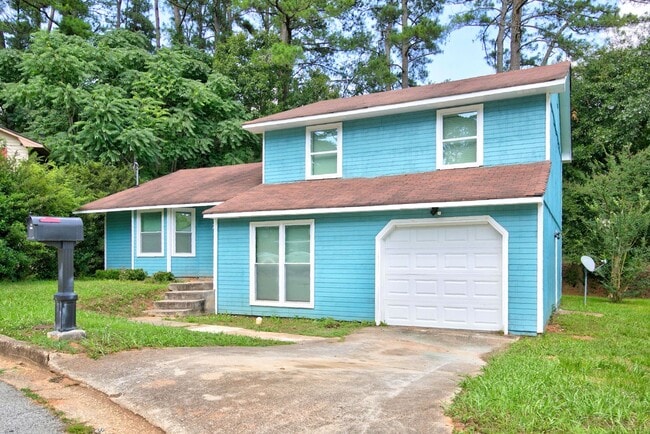 Building Photo - Renovated 3 bed/2 bath in Lithonia!