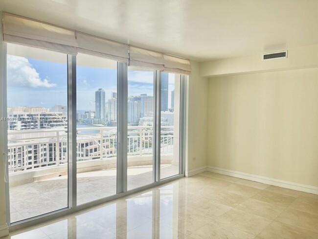 Building Photo - 848 Brickell Key Dr