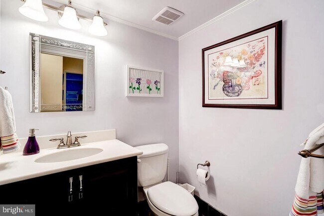 Building Photo - 9702 Kingsbridge Dr