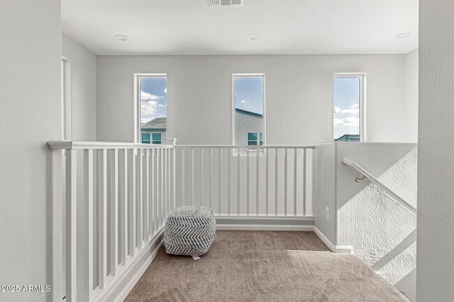 Building Photo - 371 N 157th Ln